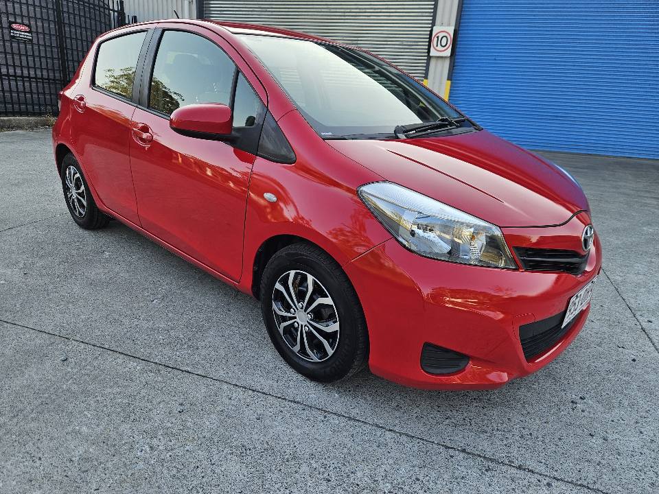 2013 Toyota yaris yr 5 door automatic2.jpg